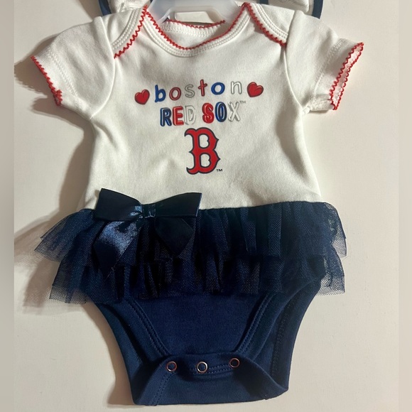 Boston Red Sox Baby girl Newborn Gift Set Boston Baseball tutuOnesie/Booties/Bib - Picture 3 of 5